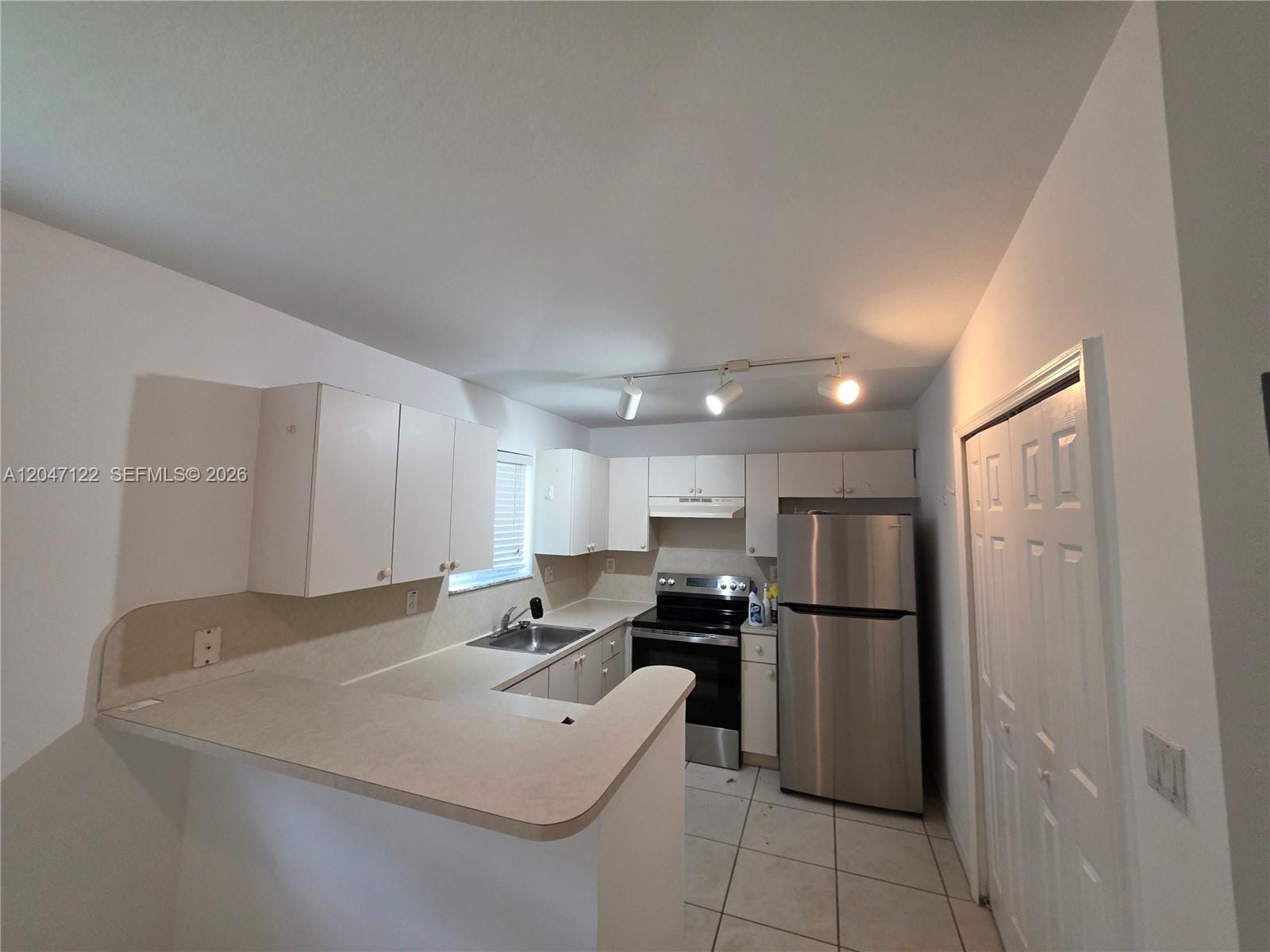 3398 NE 9th Drive 204 — photo 9