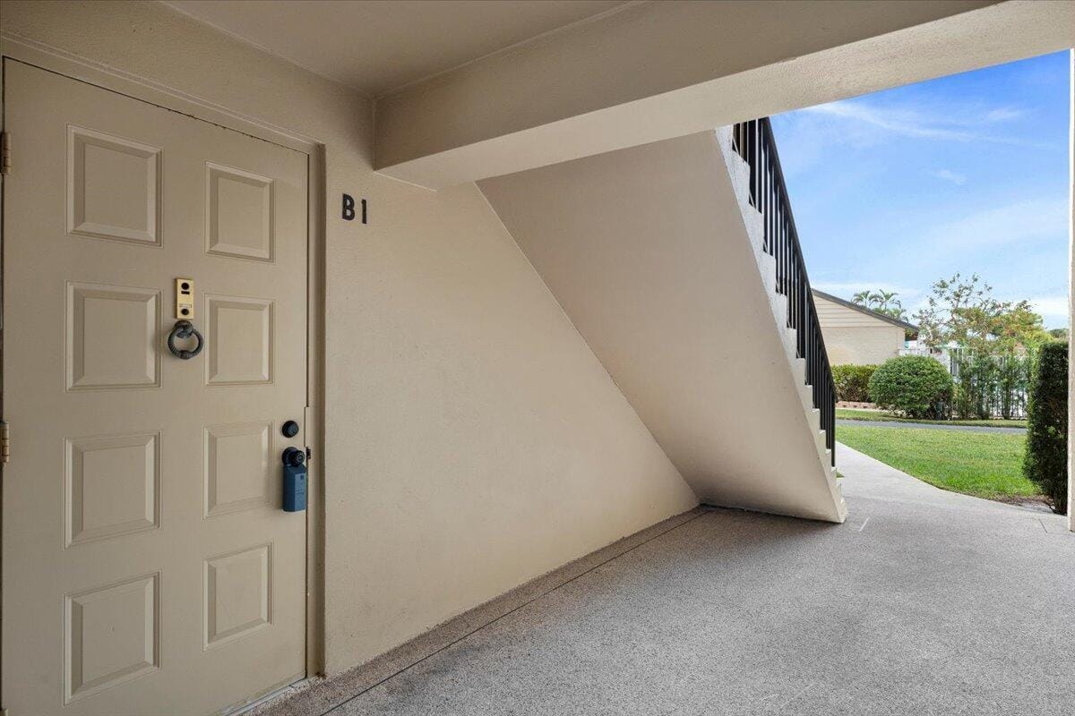 708 Sunny Pine Way B1, Greenacres, FL 33415 photo 2