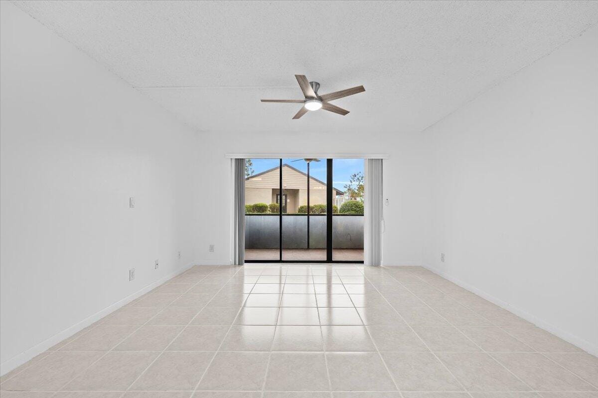 708 Sunny Pine Way B1, Greenacres, FL 33415 photo 4
