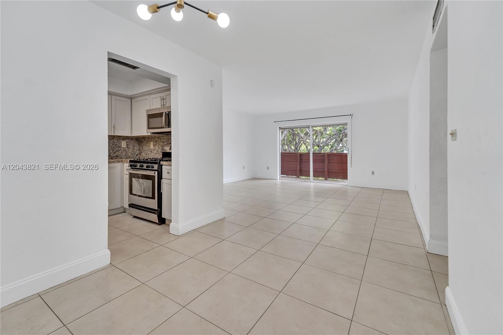 1205 Mariposa Avenue 307 — photo 3