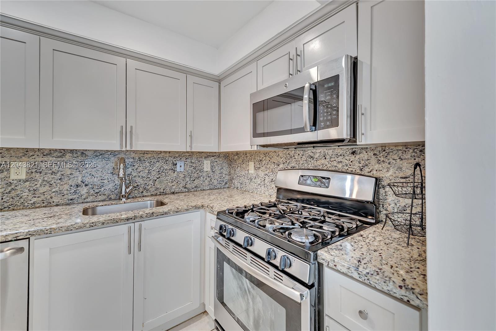 1205 Mariposa Avenue 307 — photo 4