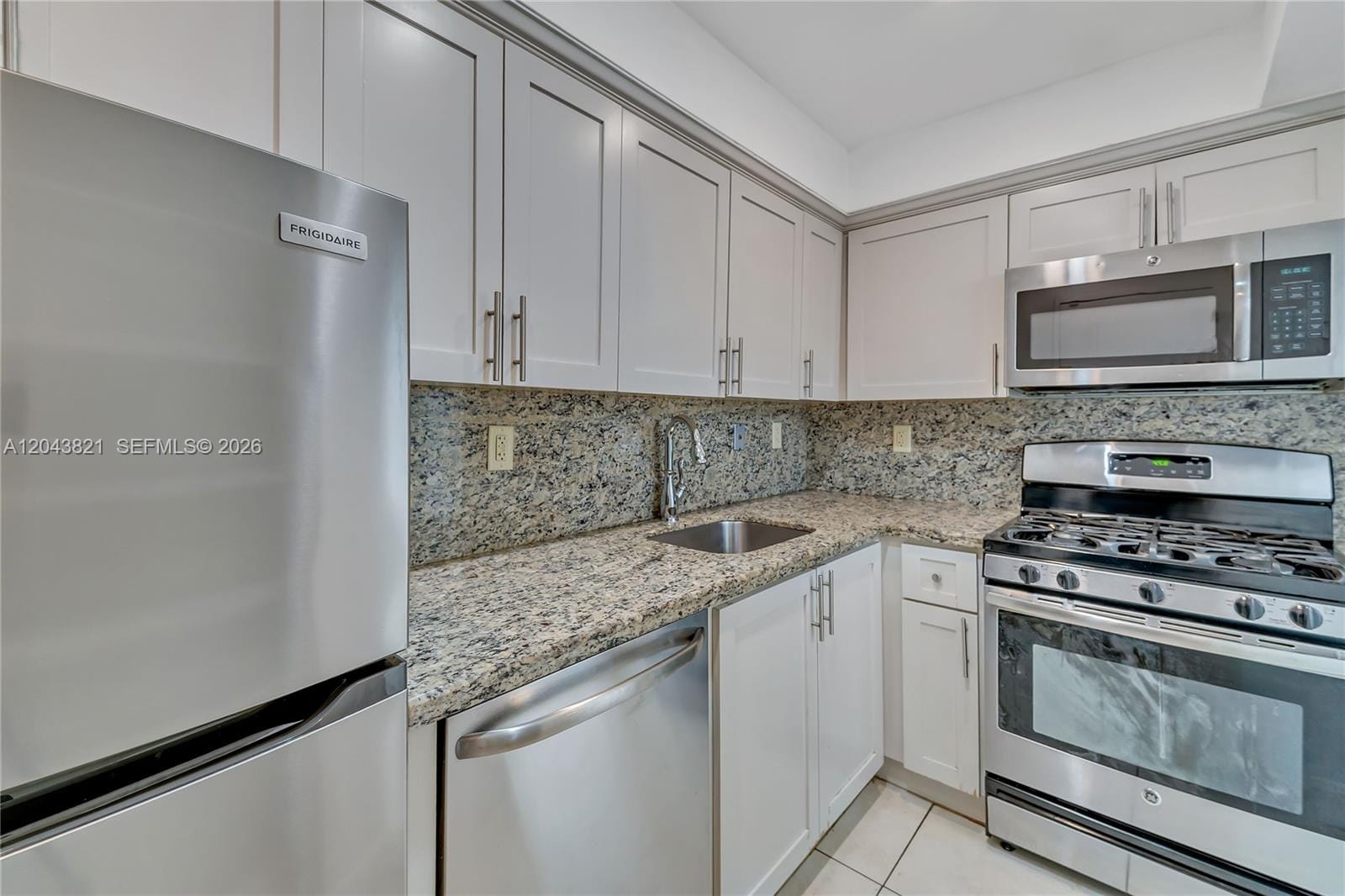 1205 Mariposa Avenue 307 — photo 7