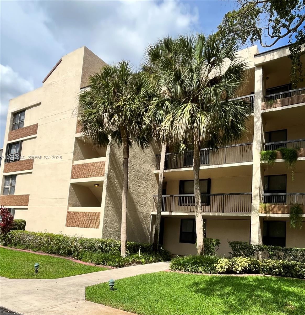 100 NW 76th Avenue 1022, Plantation, FL 33324