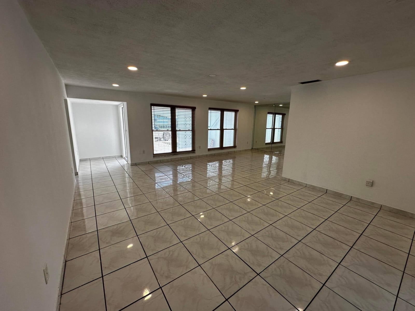 7725 Grandview Boulevard 7725 — photo 7