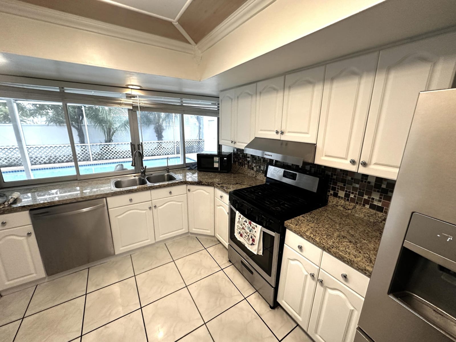 7725 Grandview Boulevard 7725 — photo 9