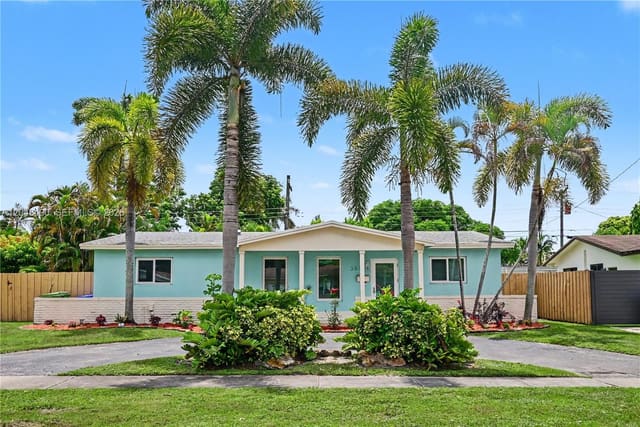 301 SW 65th Avenue, Boulevard Heights Sec Ten, Pembroke Pines, FL