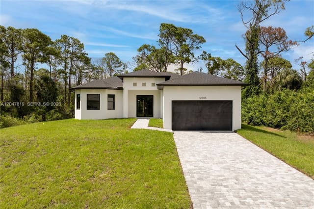 12086 Chamberlain Boulevard, Port Charlotte, FL 33953