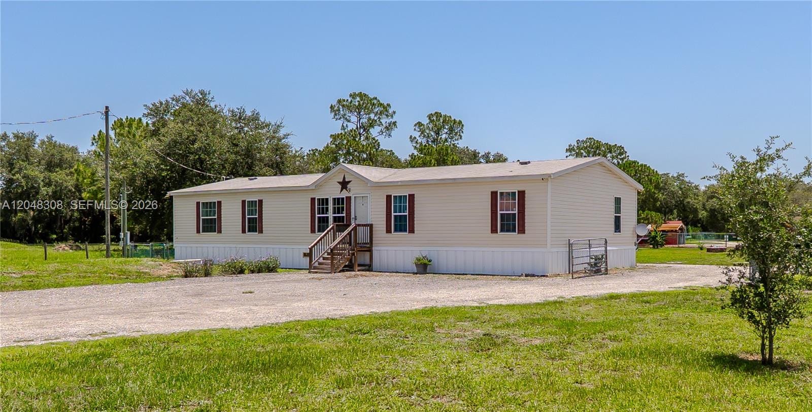 585 S Lindero Street, Clewiston, FL 33440 photo 6