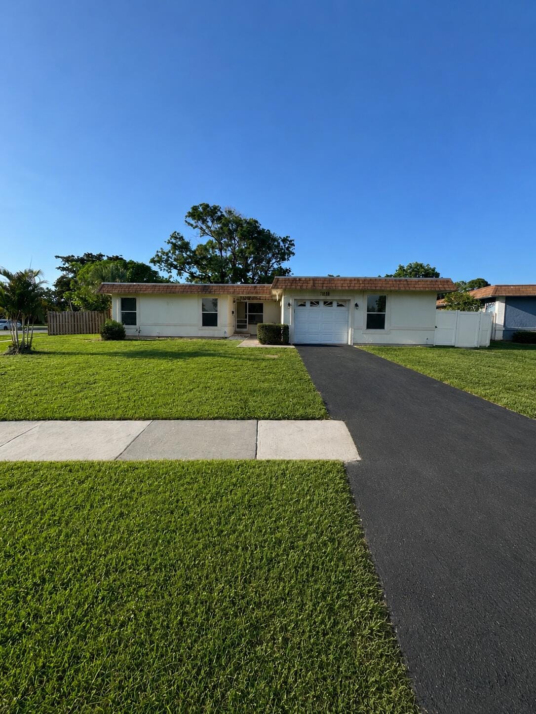 7816 NW 70th Terrace, Tamarac, FL 33321