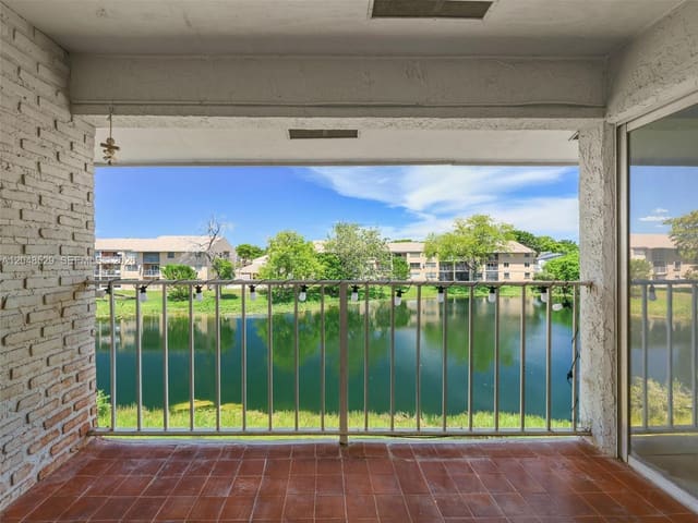 8475 SW 156th Court 330, South Lake Villas, Miami, FL