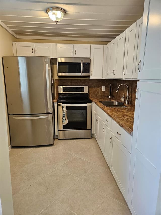 300 NE 26th Avenue 2060, Boynton Beach, FL 33435