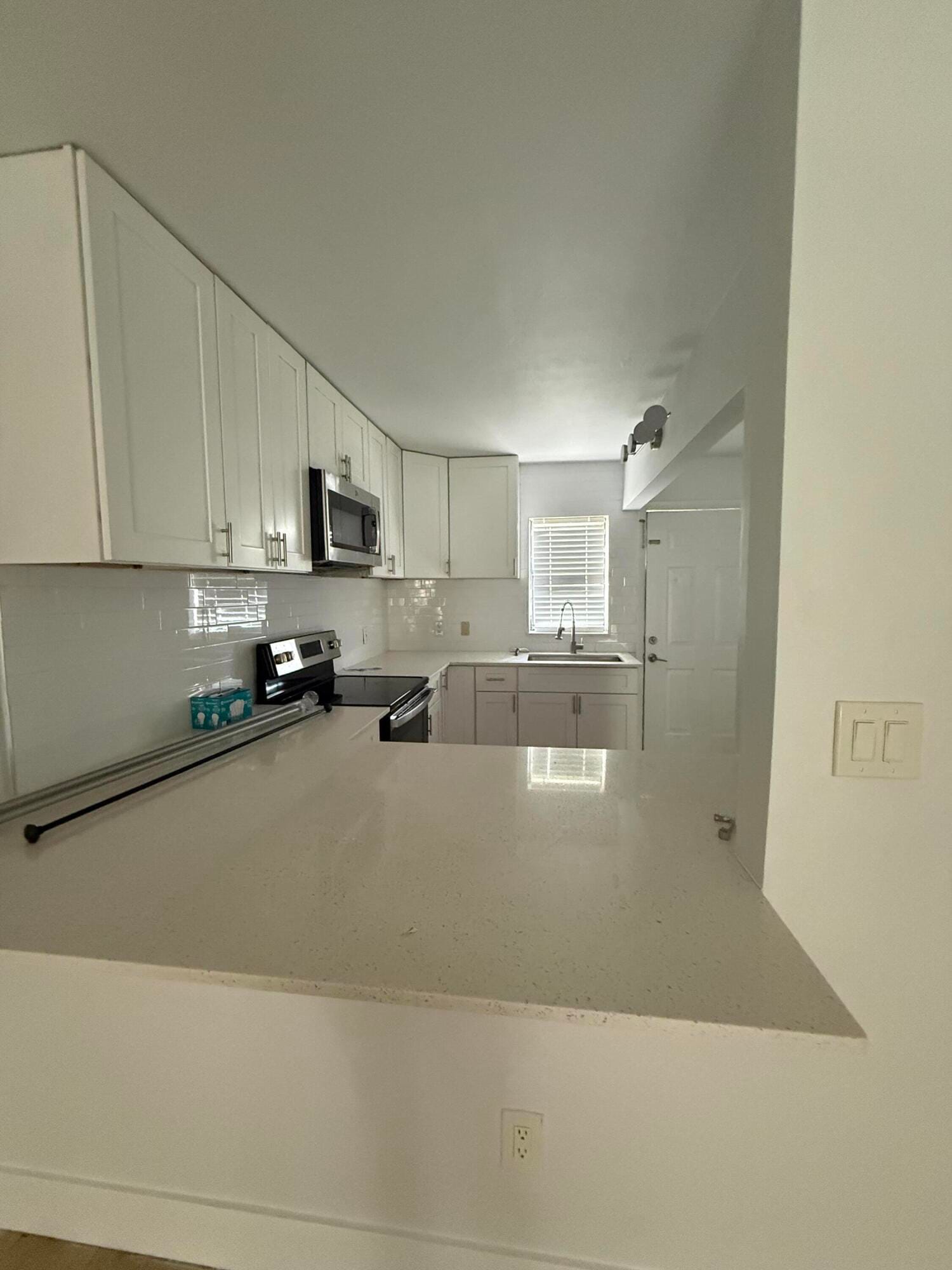 605 Ixoria 4 — photo 2