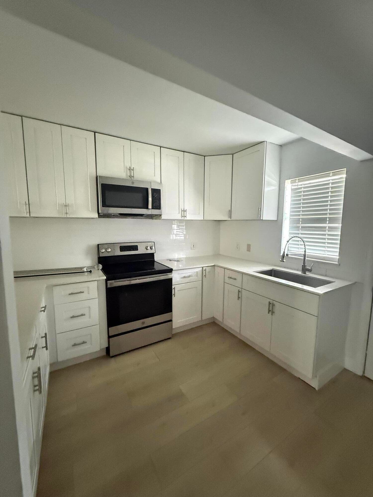 605 Ixoria 4, Fort Pierce, FL 34982