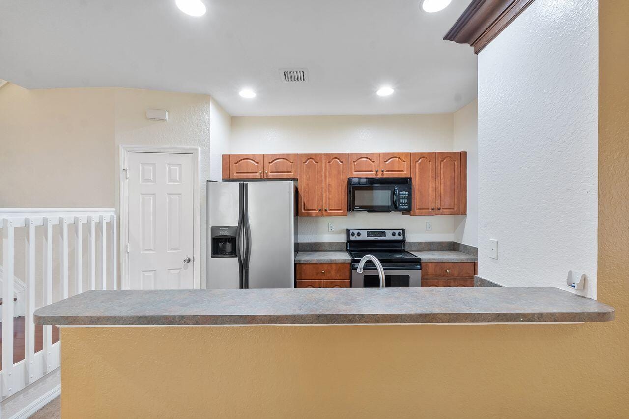 1912 SW 60th Avenue — photo 12