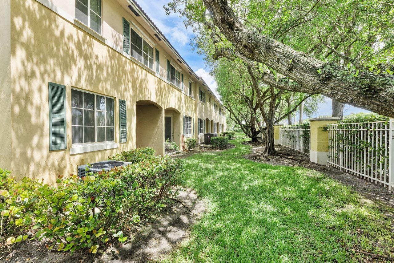 1912 SW 60th Avenue, North Lauderdale, FL 33068 photo 15