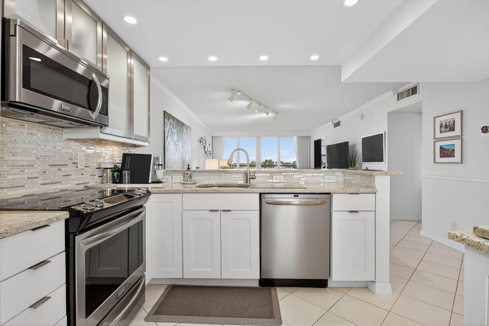 2940 N Course Drive 903 — photo 11