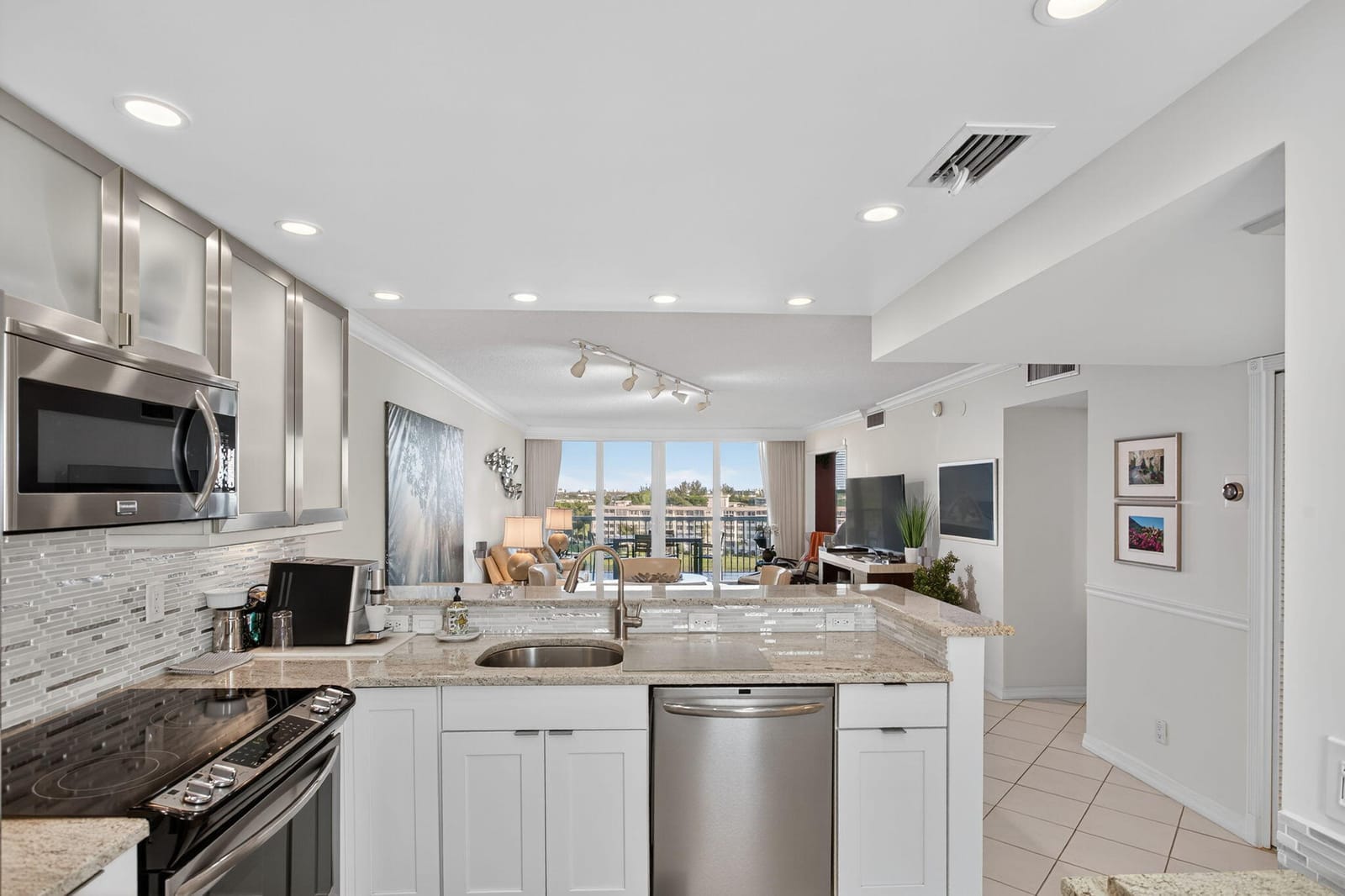2940 N Course Drive 903 — photo 12