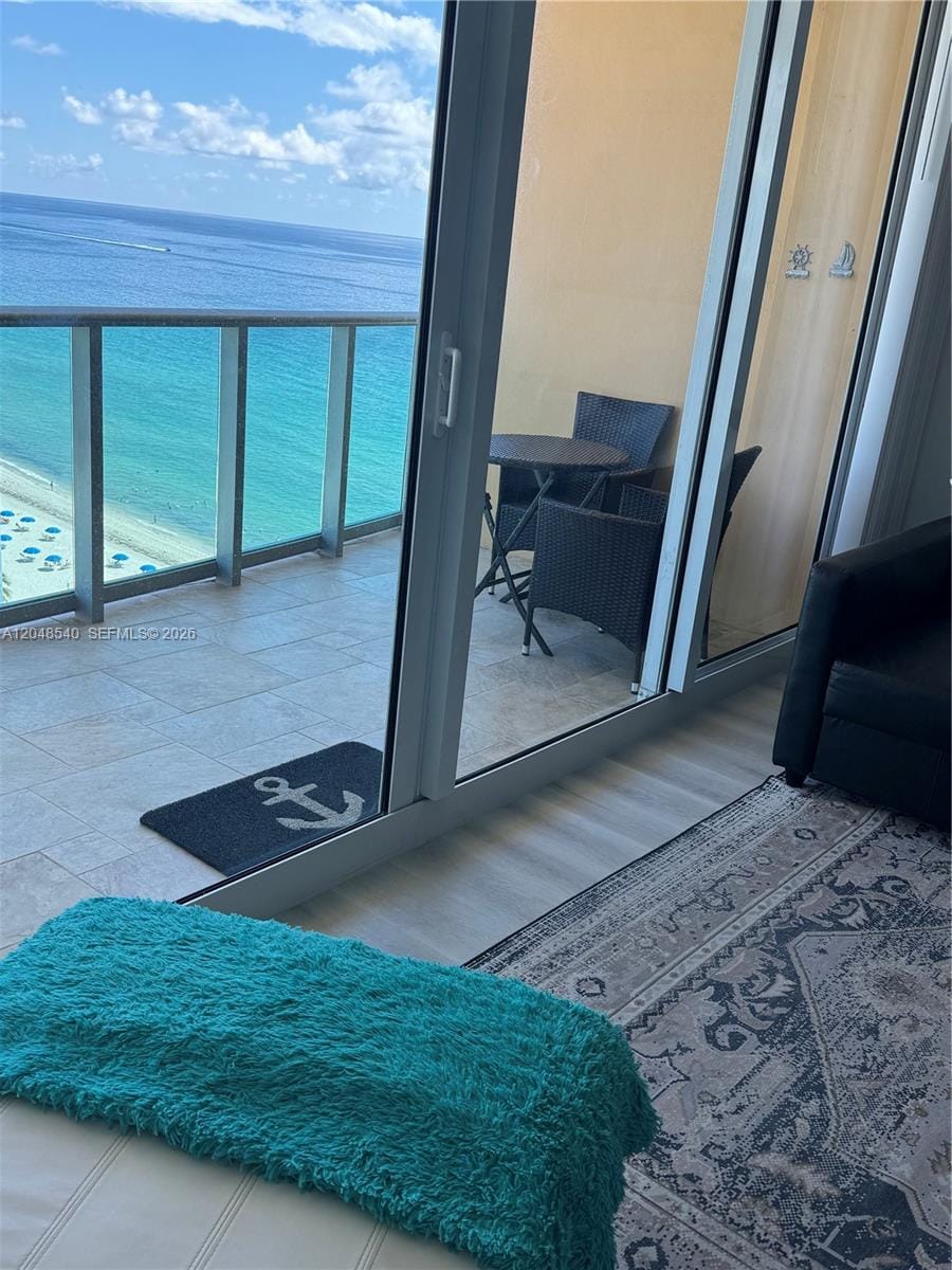 2501 S Ocean Drive PH05 — photo 2