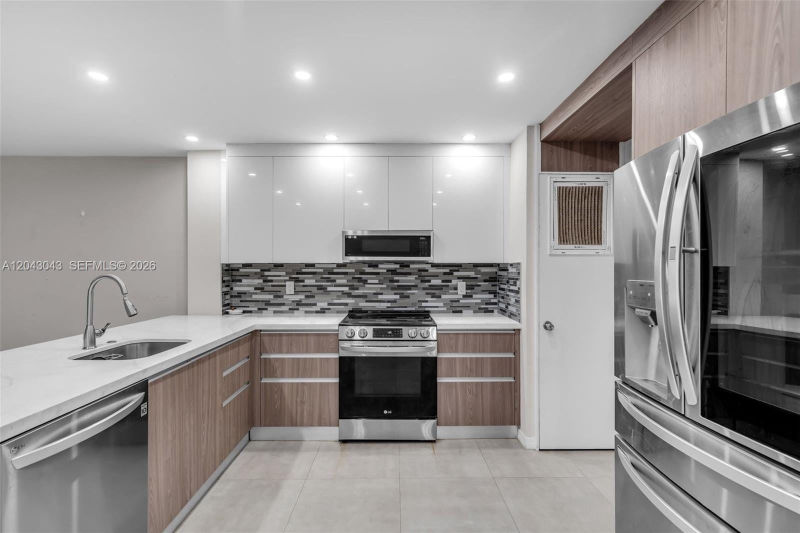 2175 NE 56th Street 211, Fort Lauderdale, FL 33308