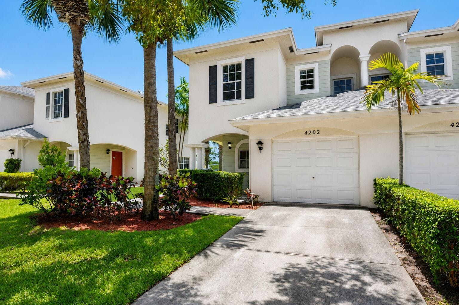 Pending home at 4202 Emerald Vista, Lake Worth, FL 33461