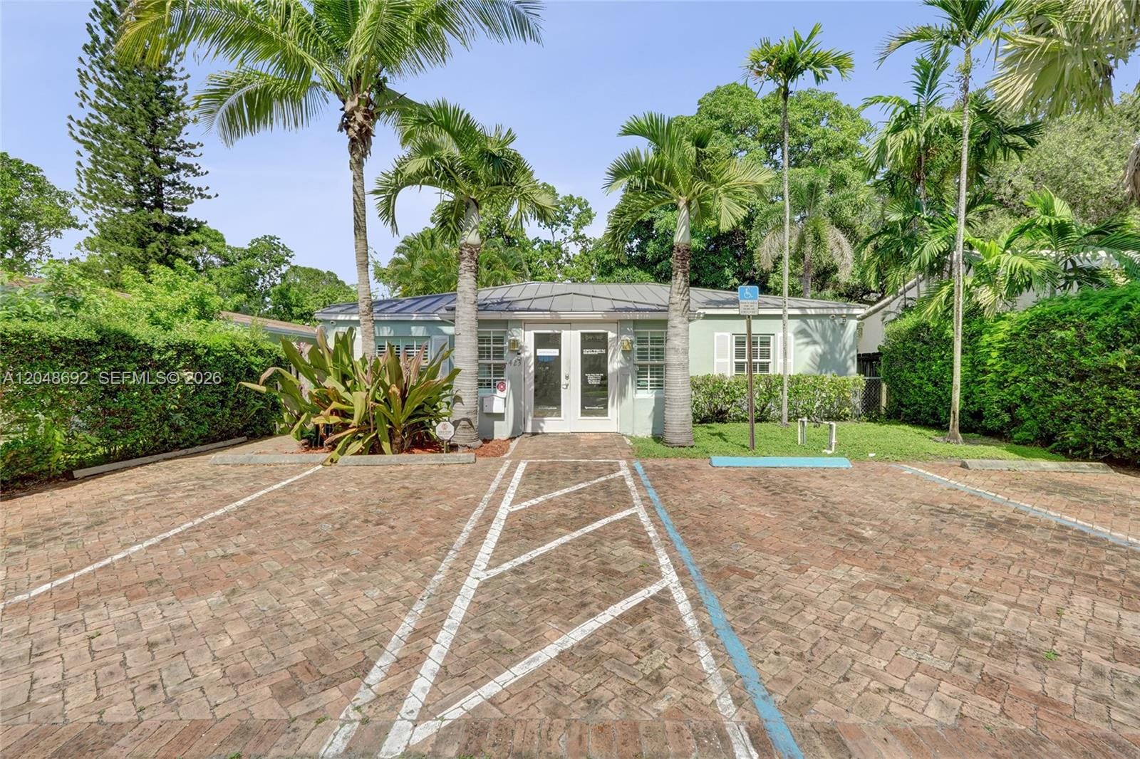 423 SE 19th Street, Fort Lauderdale, FL 33316 photo 2
