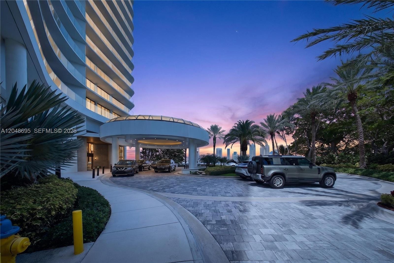 2800 Island Boulevard 302 — photo 1