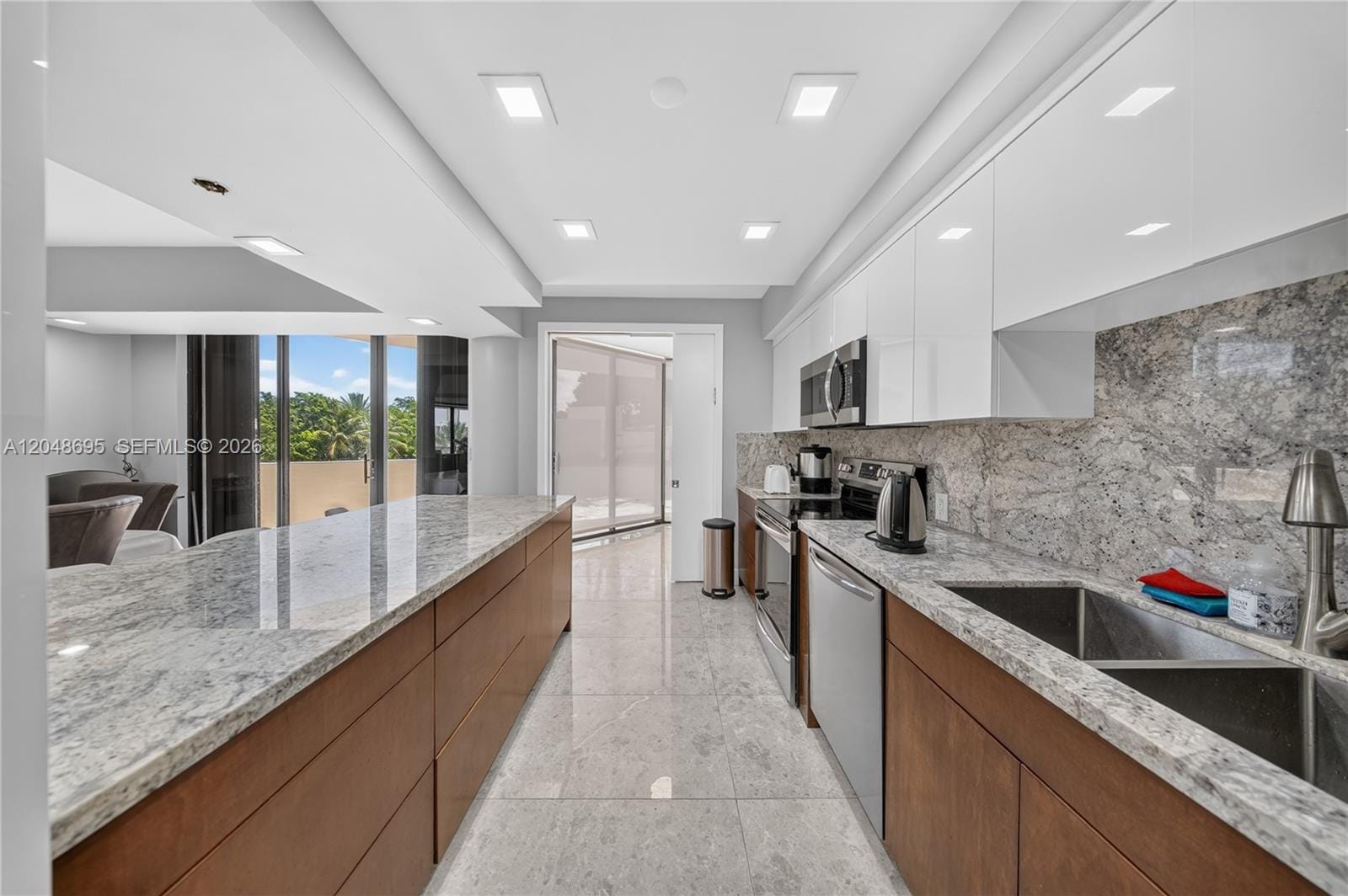 2800 Island Boulevard 302 — photo 12