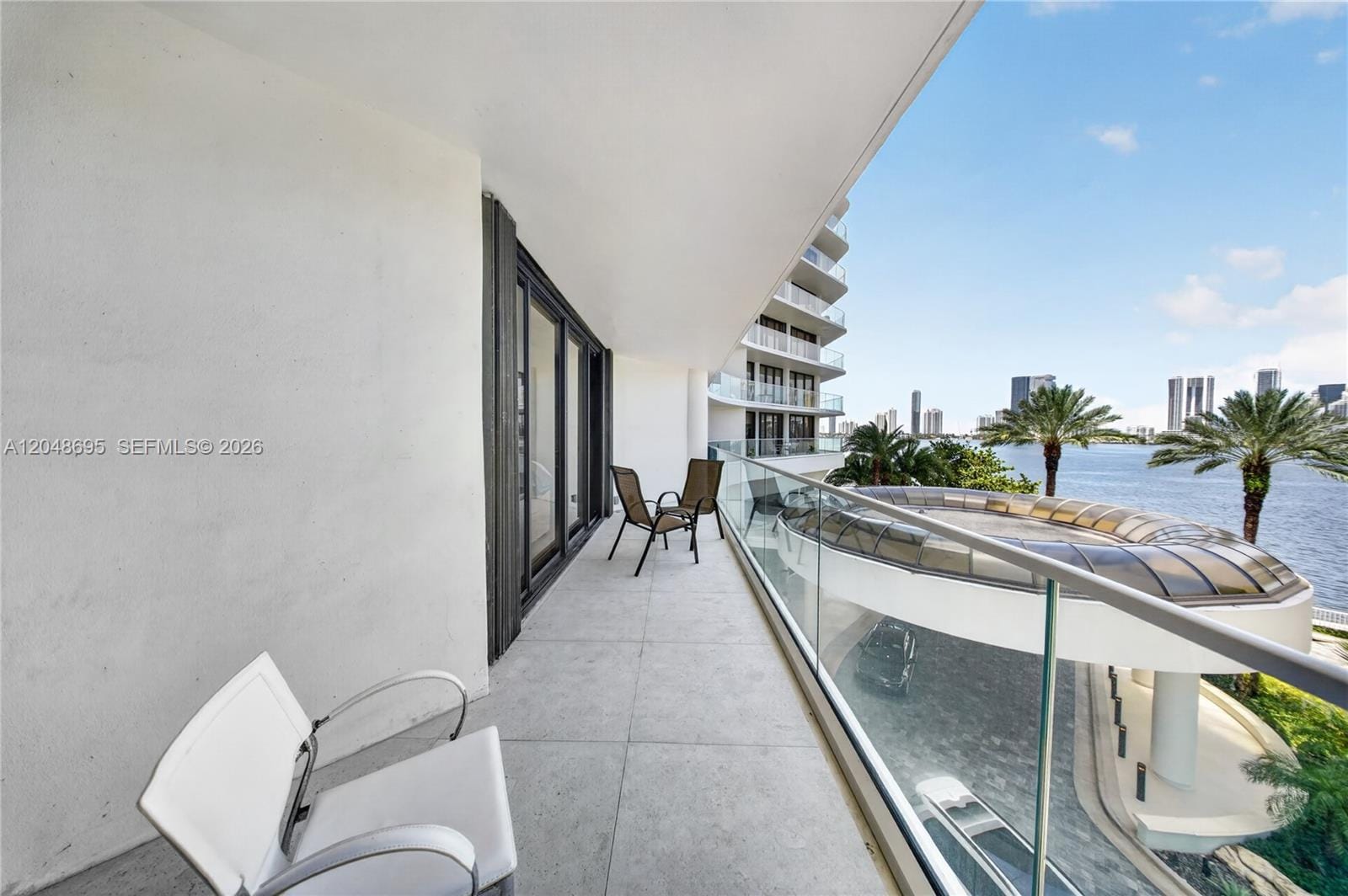 2800 Island Boulevard 302 — photo 3