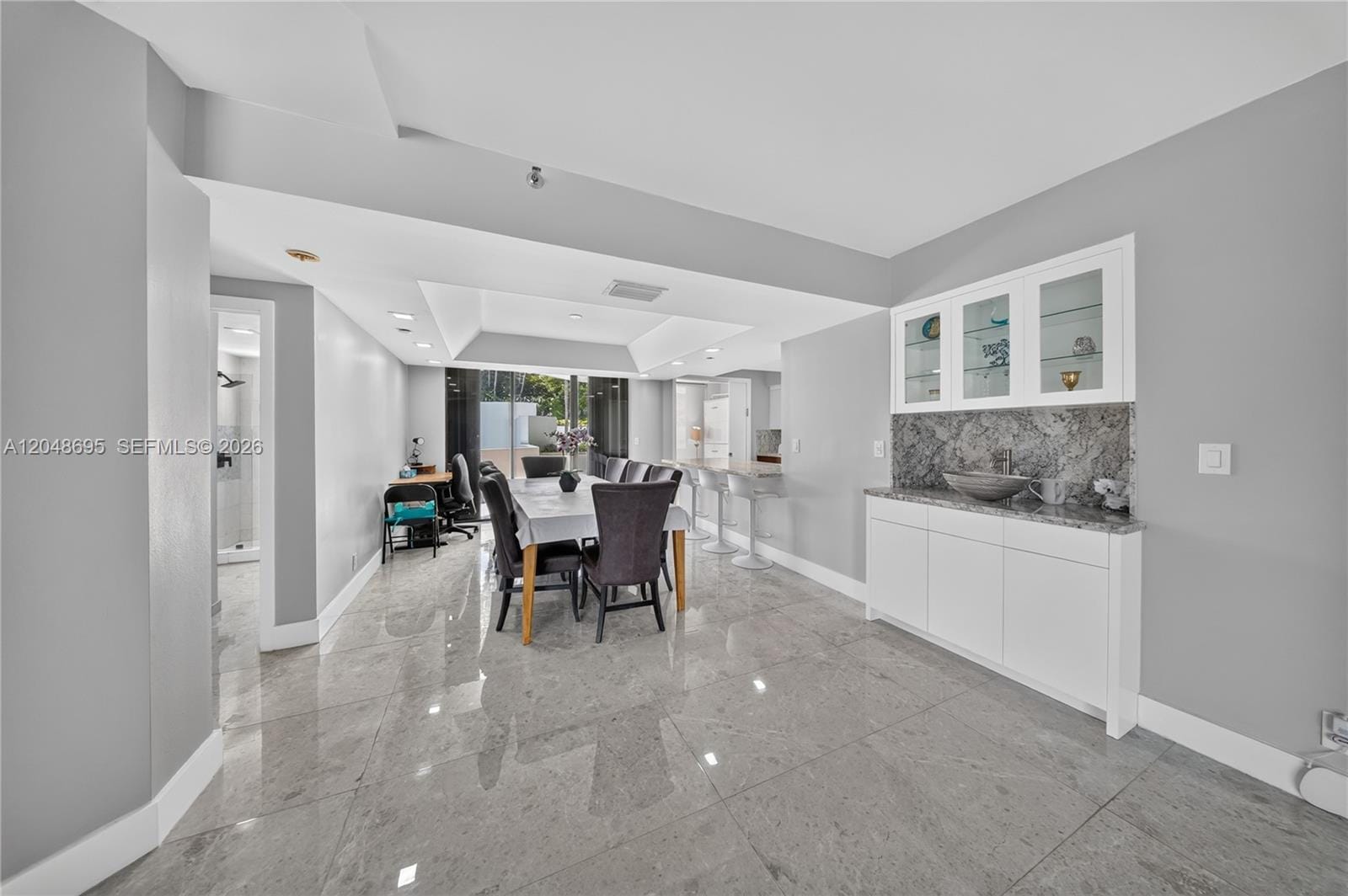 2800 Island Boulevard 302 — photo 8