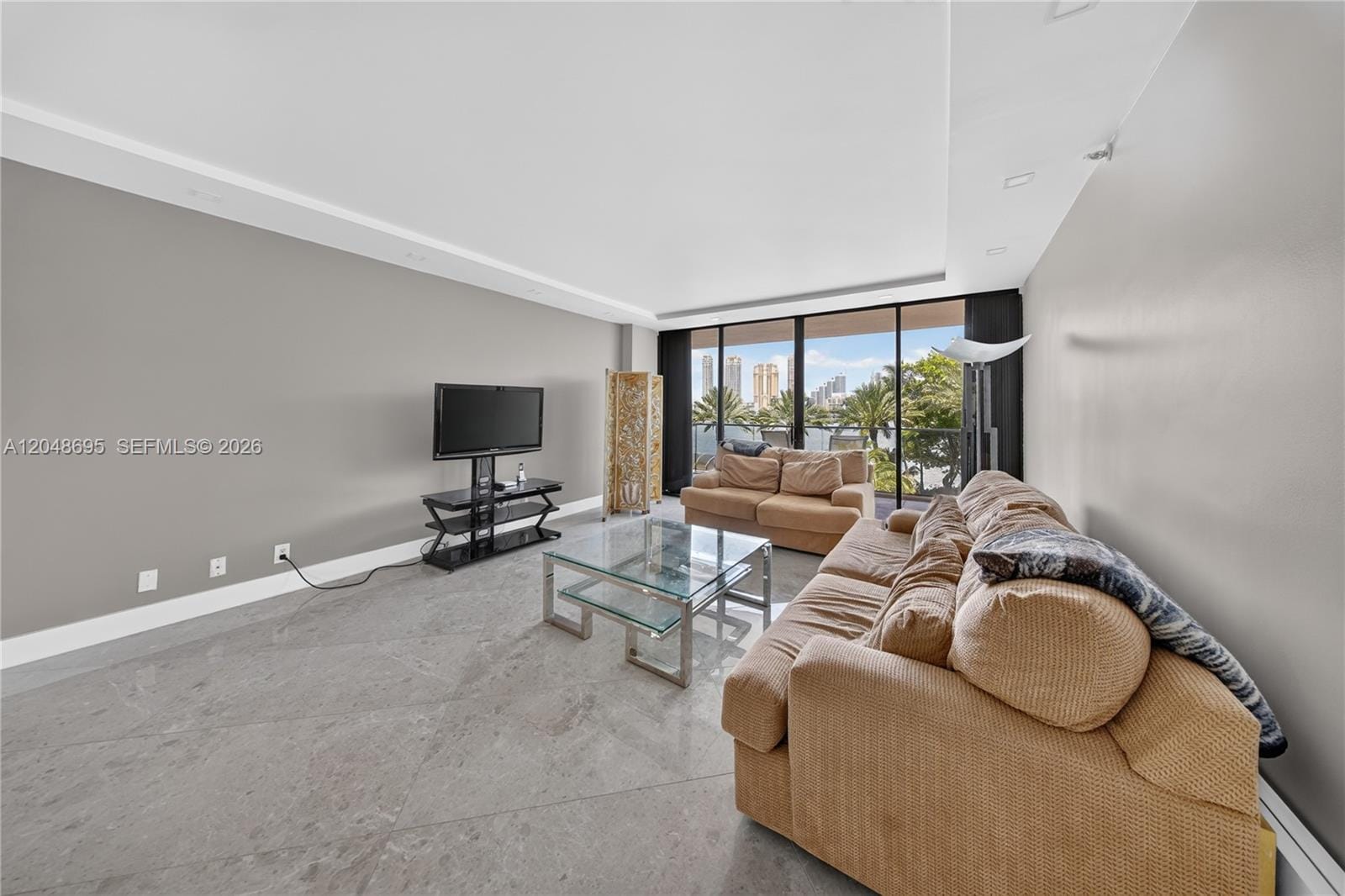 2800 Island Boulevard 302 — photo 9