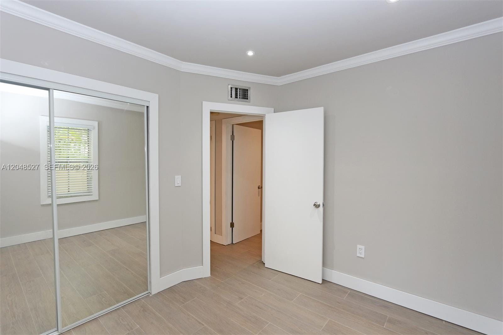 3395 Franklin Avenue D — photo 11