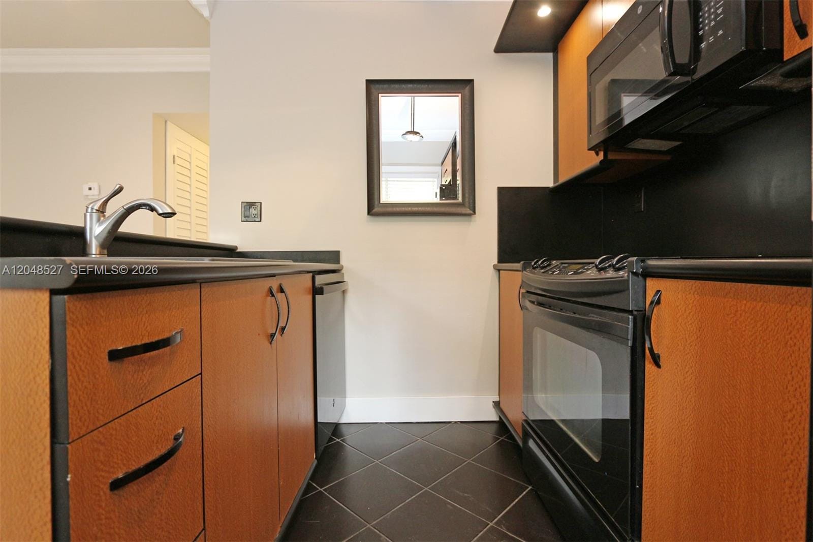3395 Franklin Avenue D — photo 5