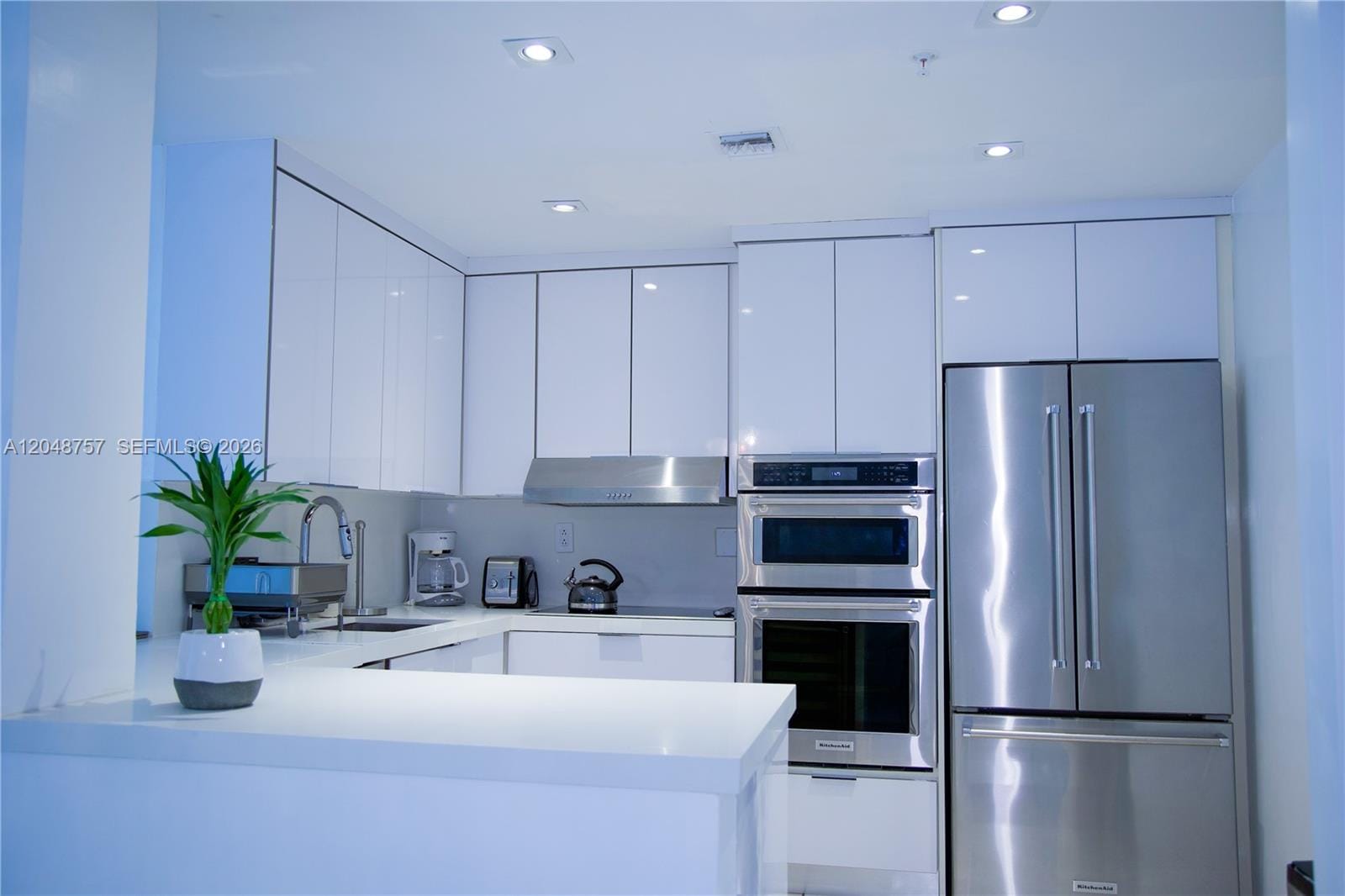5601 Collins Avenue 1614 — photo 4