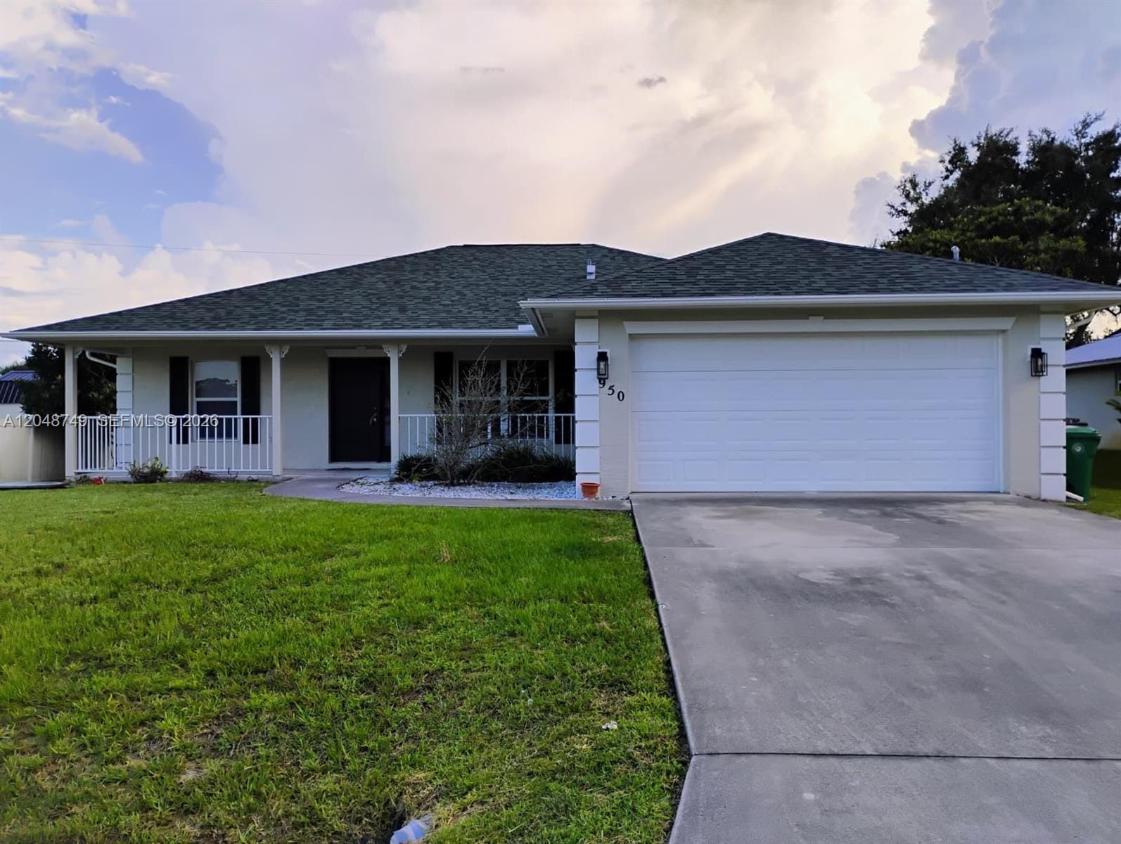 950 SW Worcester Lane, Port St. Lucie, FL 34953