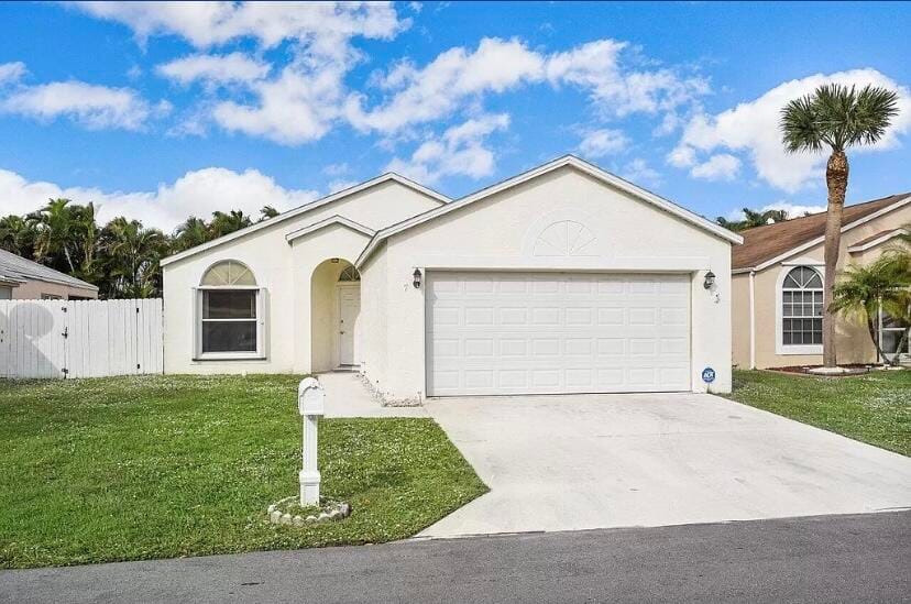 7 Bentwater Circle, Boynton Beach, FL 33426