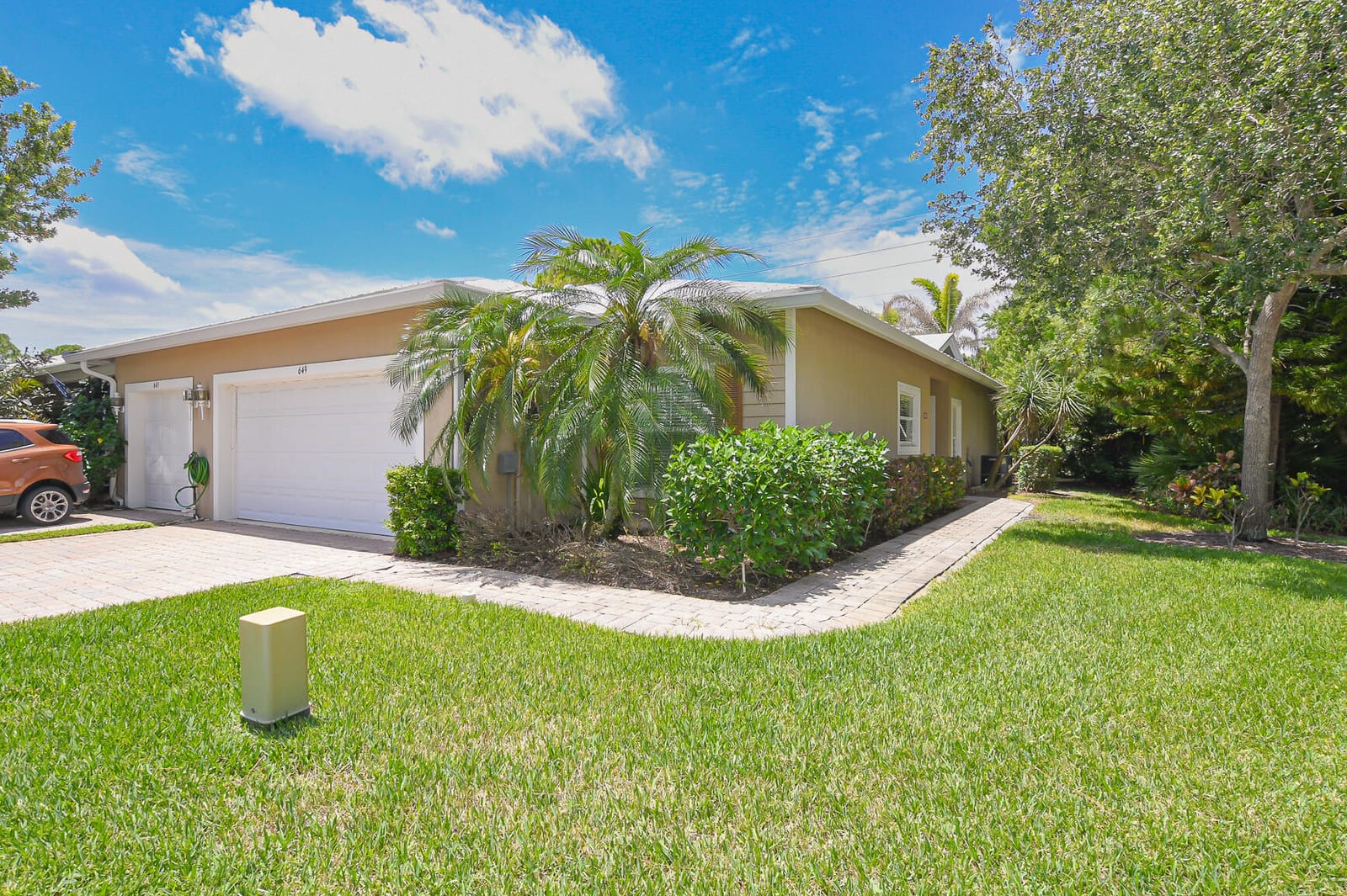 649 NE Bent Paddle Lane, Port St. Lucie, FL 34983