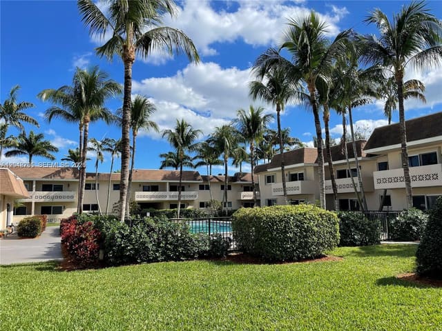14500 SW 88th Avenue 151, Palmetto Bay, FL 33176