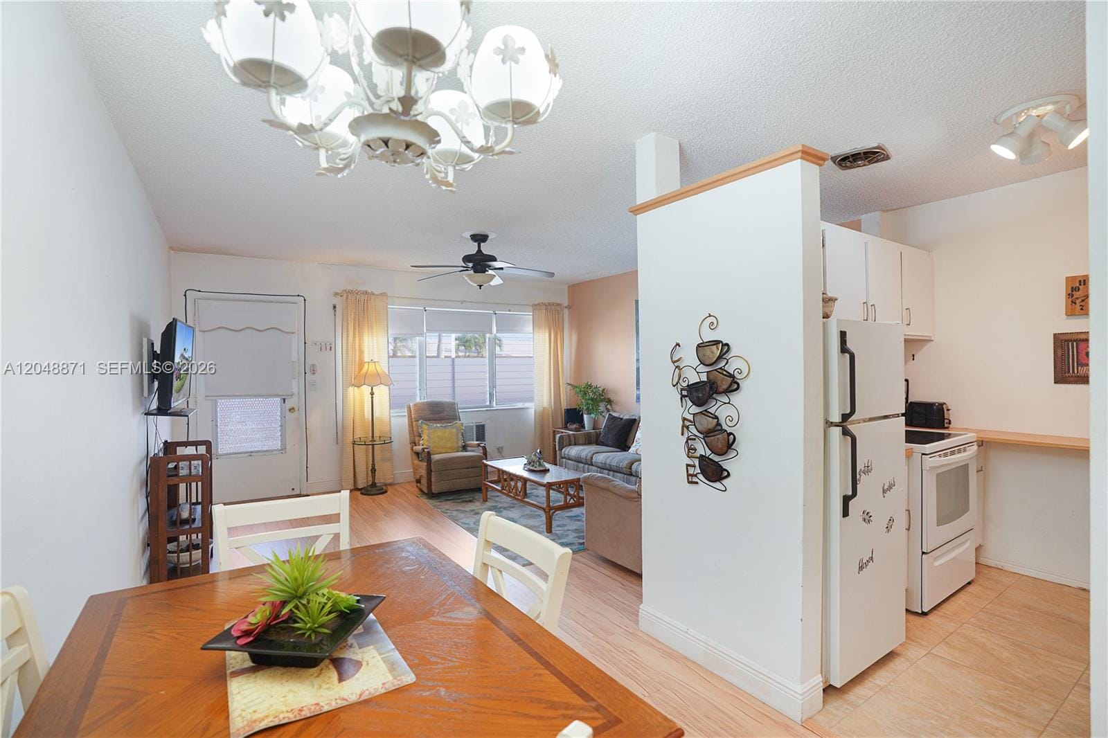 820 SW 11th Avenue 18B, Hallandale Beach, FL 33009
