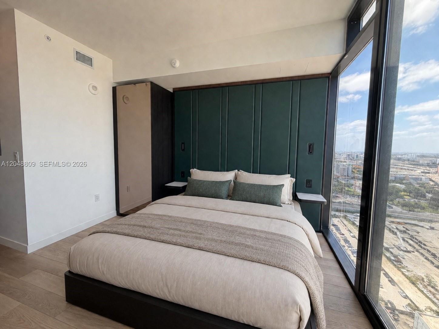 20 NE 11th 2703B, Miami, FL 33132 photo 5