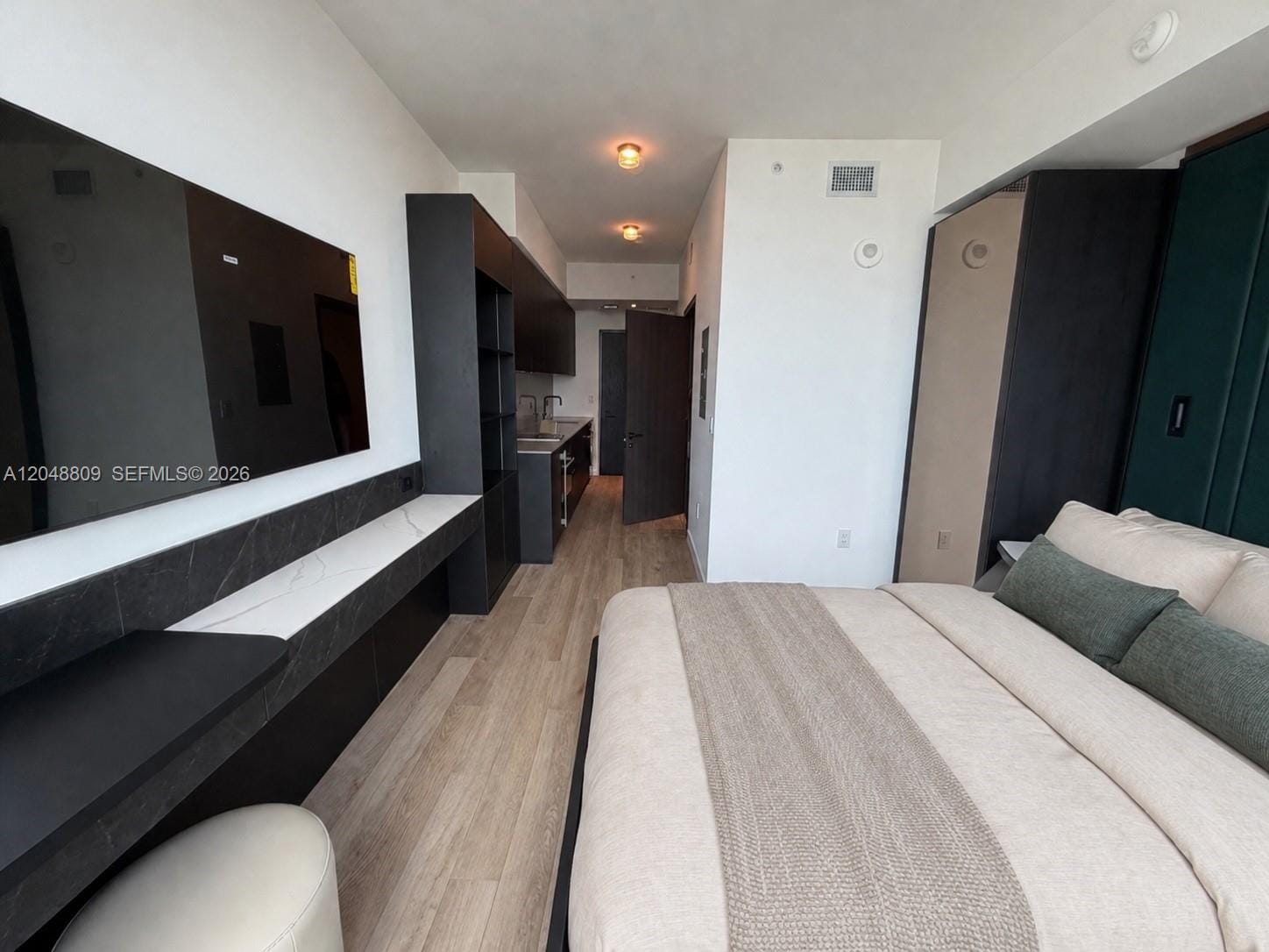 20 NE 11th 2703B, Miami, FL 33132 photo 6