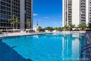 20379 W Country Club Drive PH-32, Aventura, FL 33180