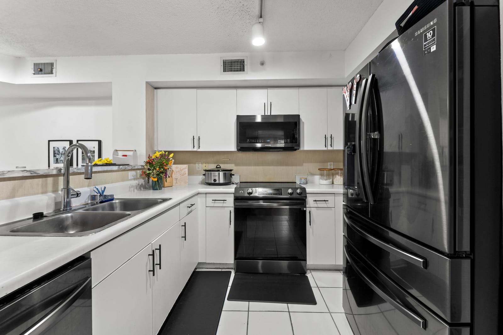 4812 N State Road 7 12205 — photo 11
