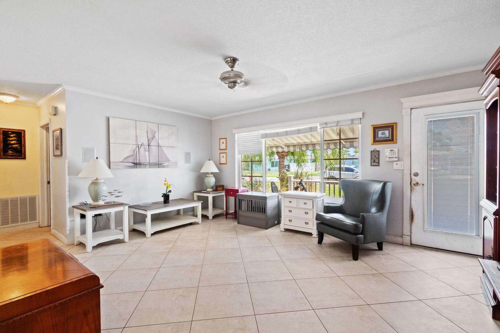 349 SW 14th Court — photo 4