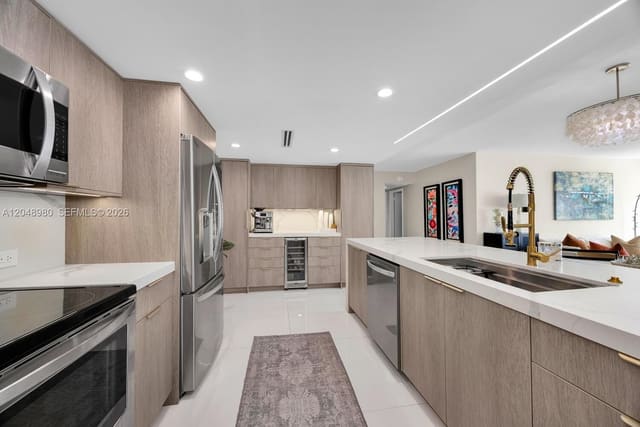 155 Ocean Lane Drive 413, Commodore Club West, Key Biscayne, FL