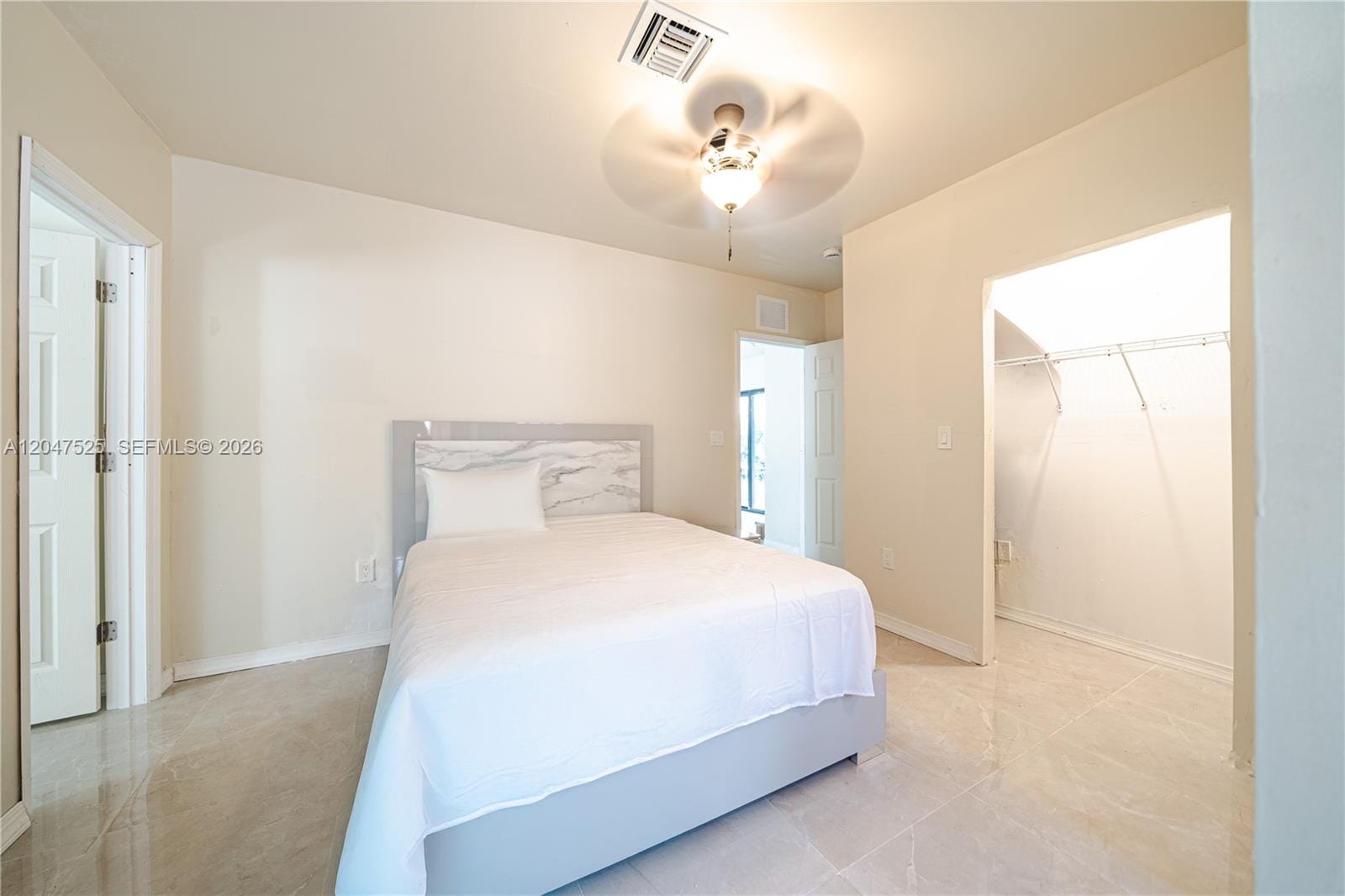 20200 NE 14th Avenue — photo 6