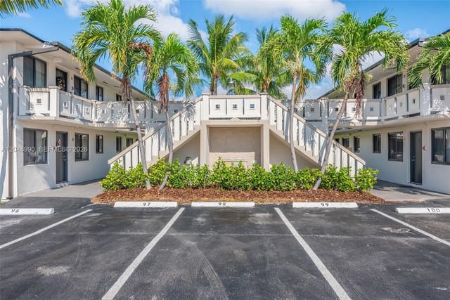 1345 W 28th Street 4, Hialeah, FL 33010