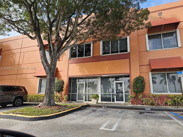 9613 NW 33rd Street, Doral, FL 33172