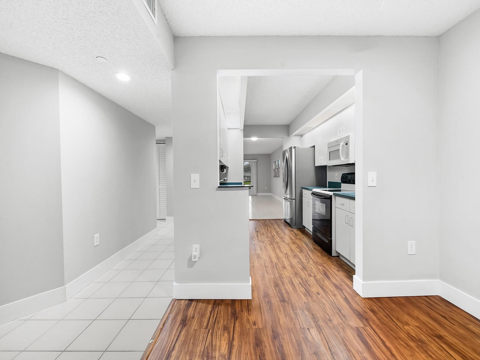 550 SW 137 Avenue L114, Pembroke Pines, FL 33027 photo 17