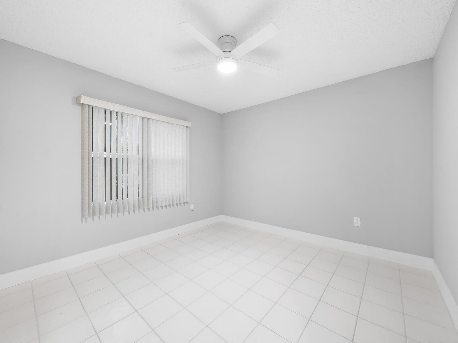 550 SW 137 Avenue L114, Pembroke Pines, FL 33027 photo 29