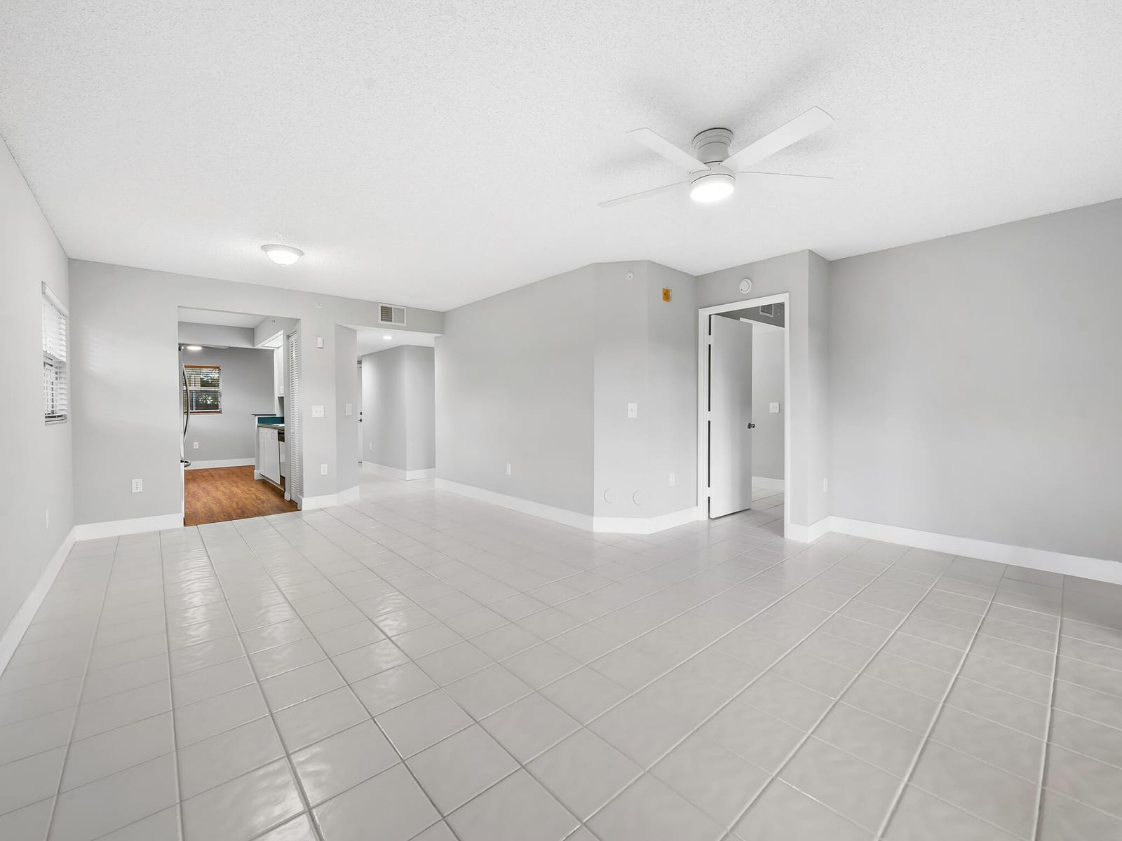550 SW 137 Avenue L114 — photo 7